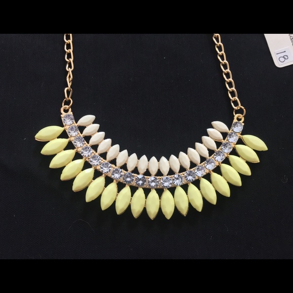 NWT Glam Statement Necklace - Picture 1 of 2